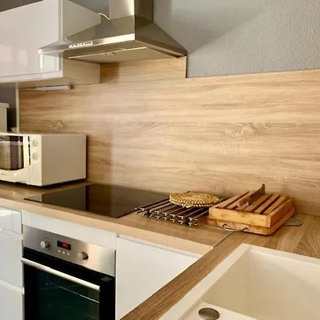 Apartment 6 Pers, 2 Chambres, Terrasse, Parking Et Piscine, A 50 M De La Mer - Ref Jaca223 Agde